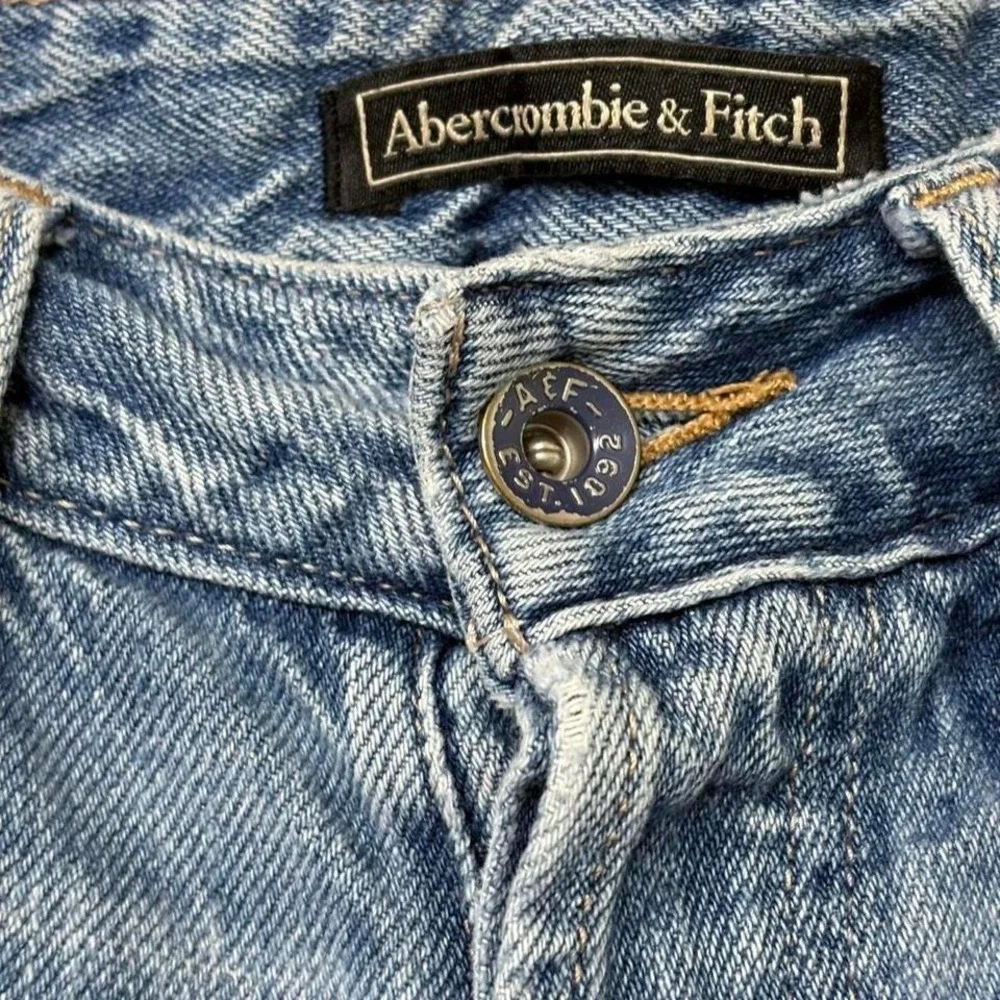 Abercrombie & Fitch‎ distressed denim shorts